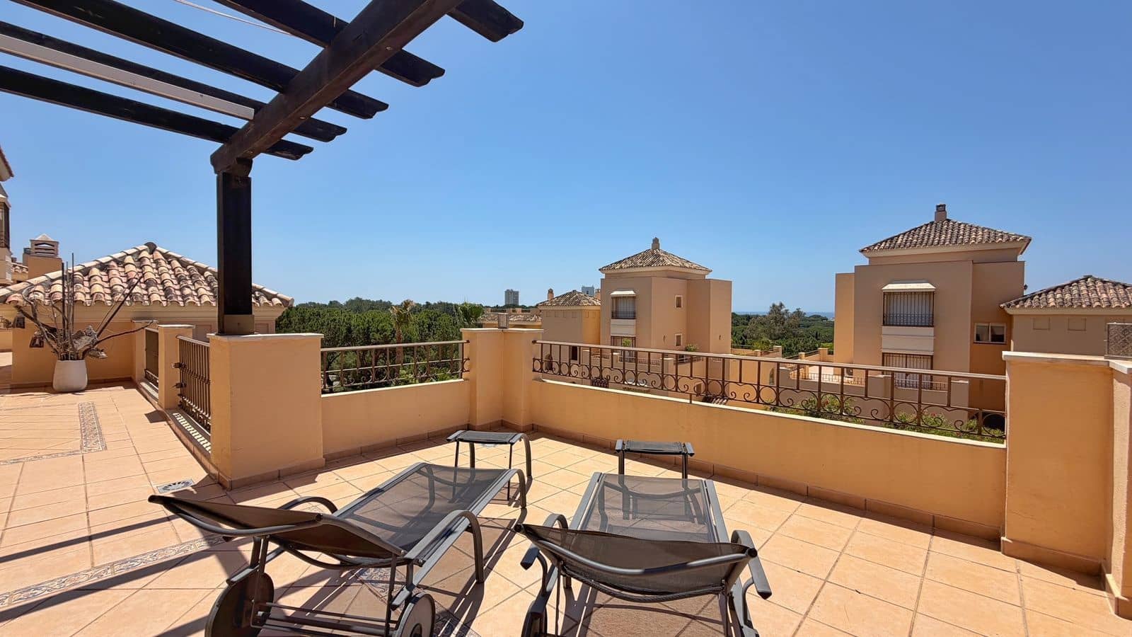 4 soveværelse Penthouse til salg i Elviria - € 1.575.000 (Ref: 9894692)