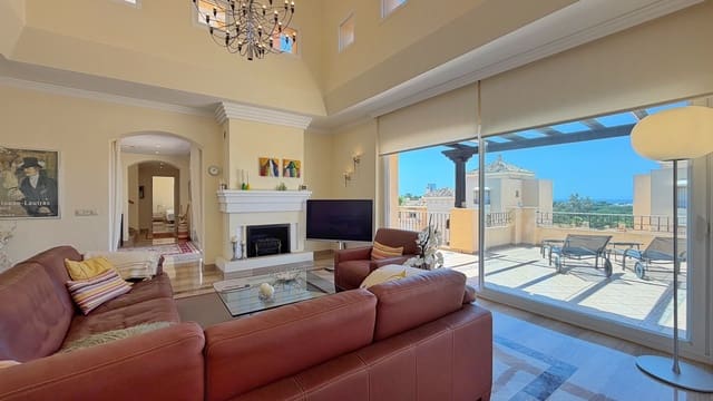 4 soveværelse Penthouse til salg i Elviria, Marbella - € 1.575.000 (Ref: 9894692)