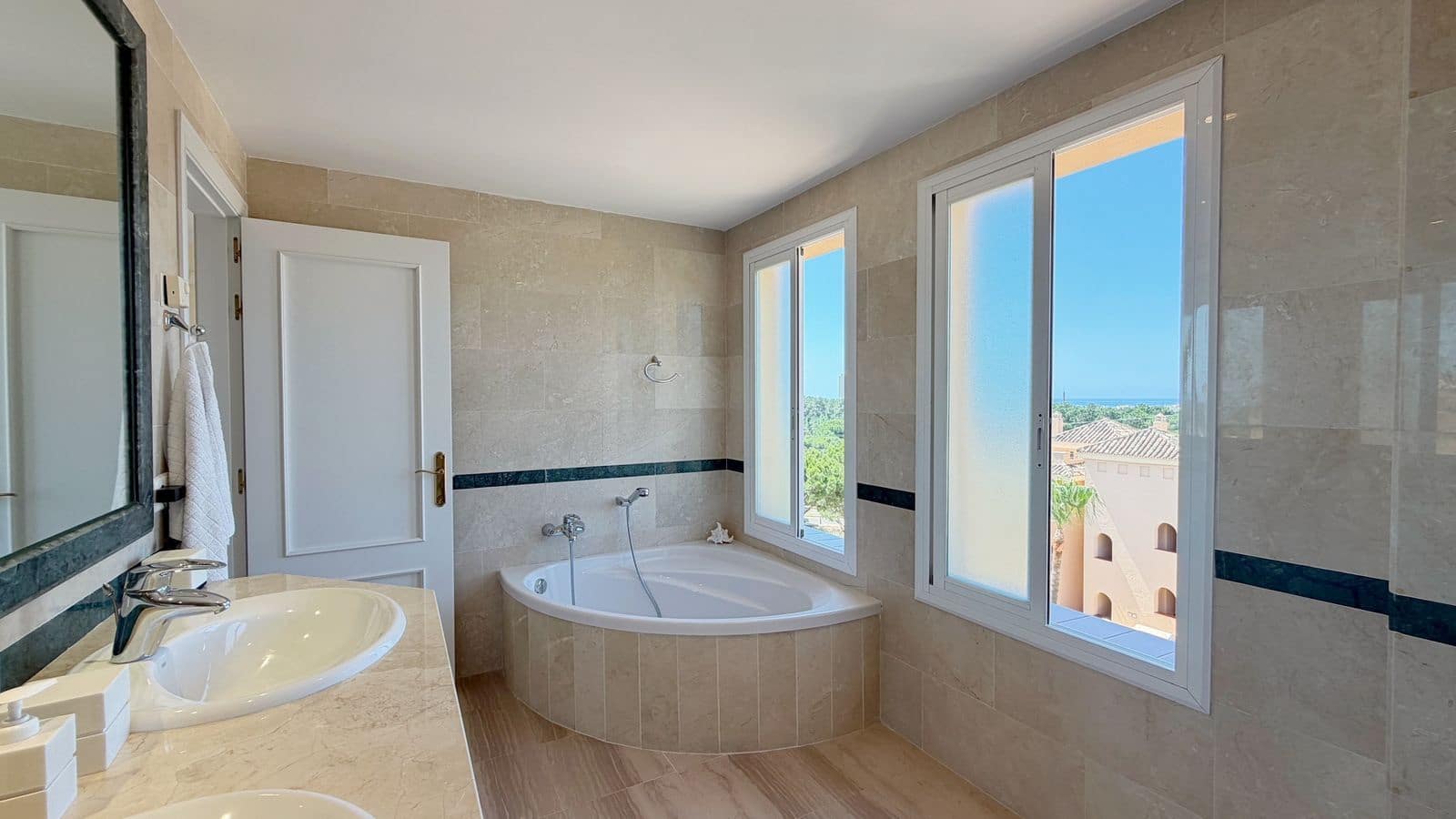 4 soveværelse Penthouse til salg i Elviria - € 1.575.000 (Ref: 9894692)