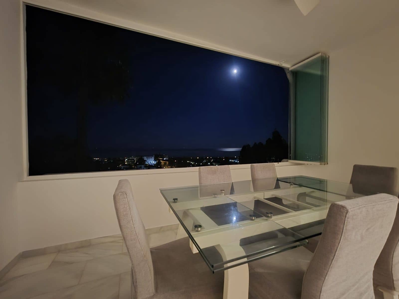 3 soveværelse Penthouse til salg i Calahonda - € 850.000 (Ref: 9894693)