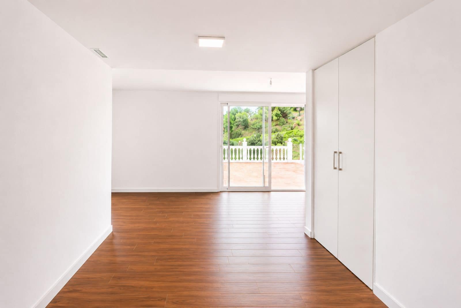 5 slaapkamer Finca/Landhuis te koop in Estepona - € 995.000 (Ref: 9894694)