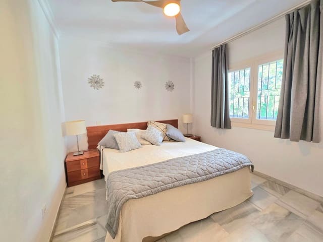 2 soverom Penthouse til salgs i Golden Mile, Marbella - € 480 000 (Ref: 9894696)