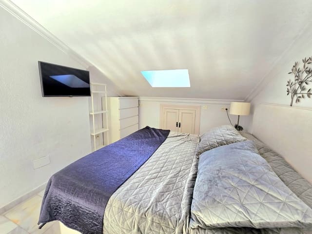 2 soverom Penthouse til salgs i Golden Mile, Marbella - € 480 000 (Ref: 9894696)