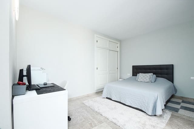 3 soveværelse Lejlighed til salg i San Pedro de Alcantara, Marbella - € 750.000 (Ref: 9910538)