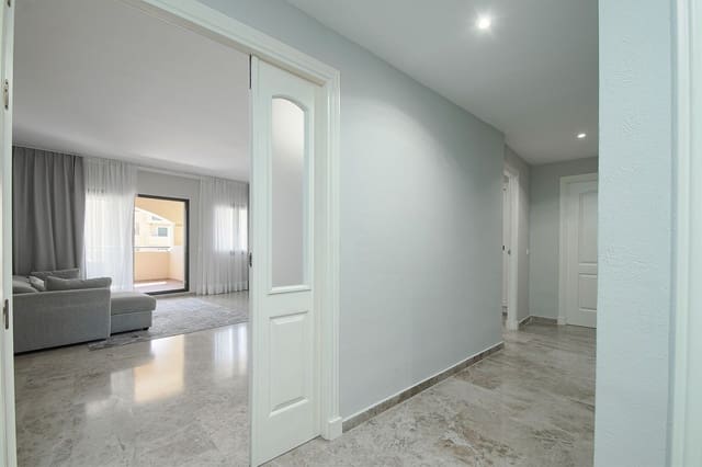 3 soveværelse Lejlighed til salg i San Pedro de Alcantara, Marbella - € 750.000 (Ref: 9910538)