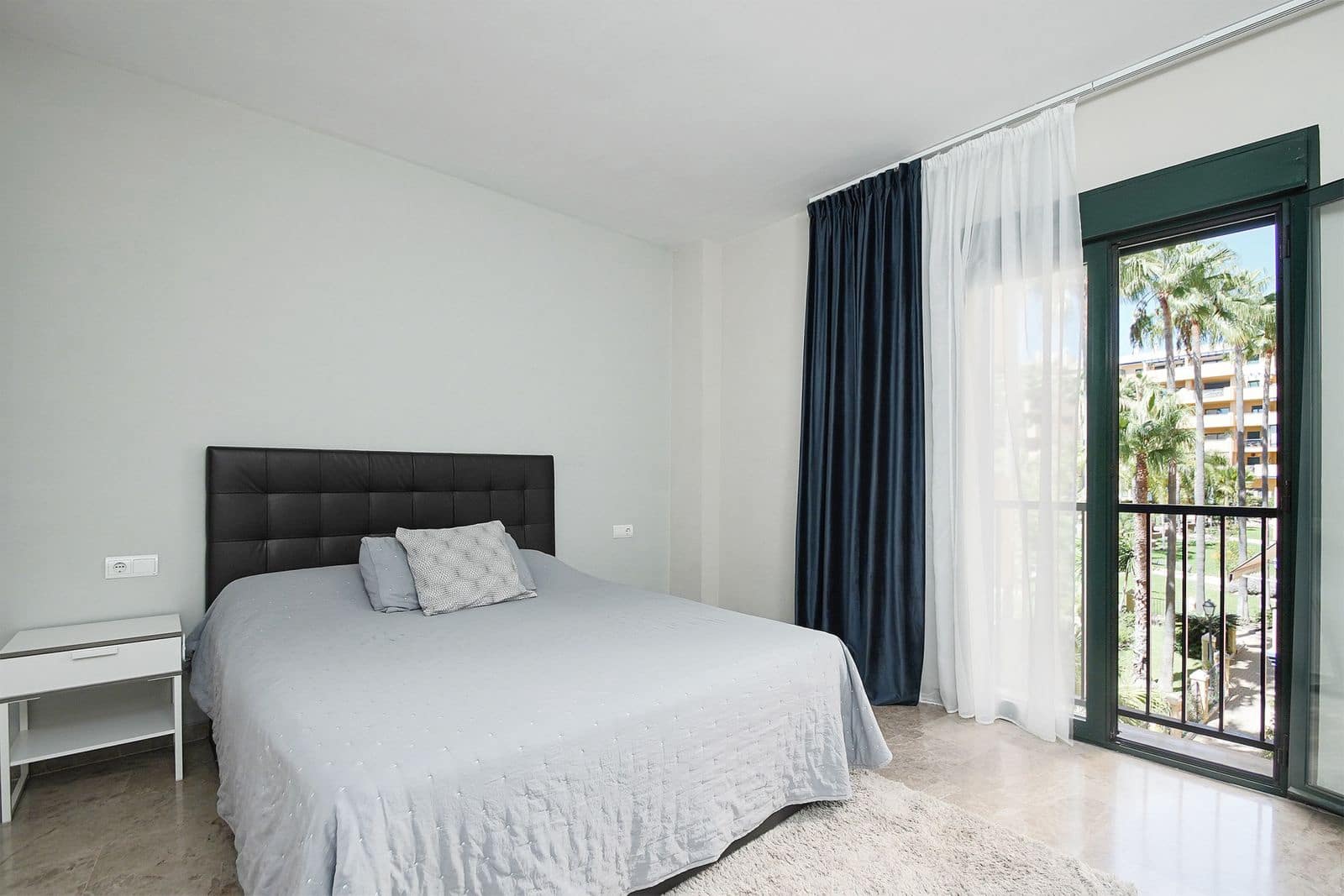 3 soveværelse Lejlighed til salg i San Pedro de Alcantara - € 750.000 (Ref: 9910538)