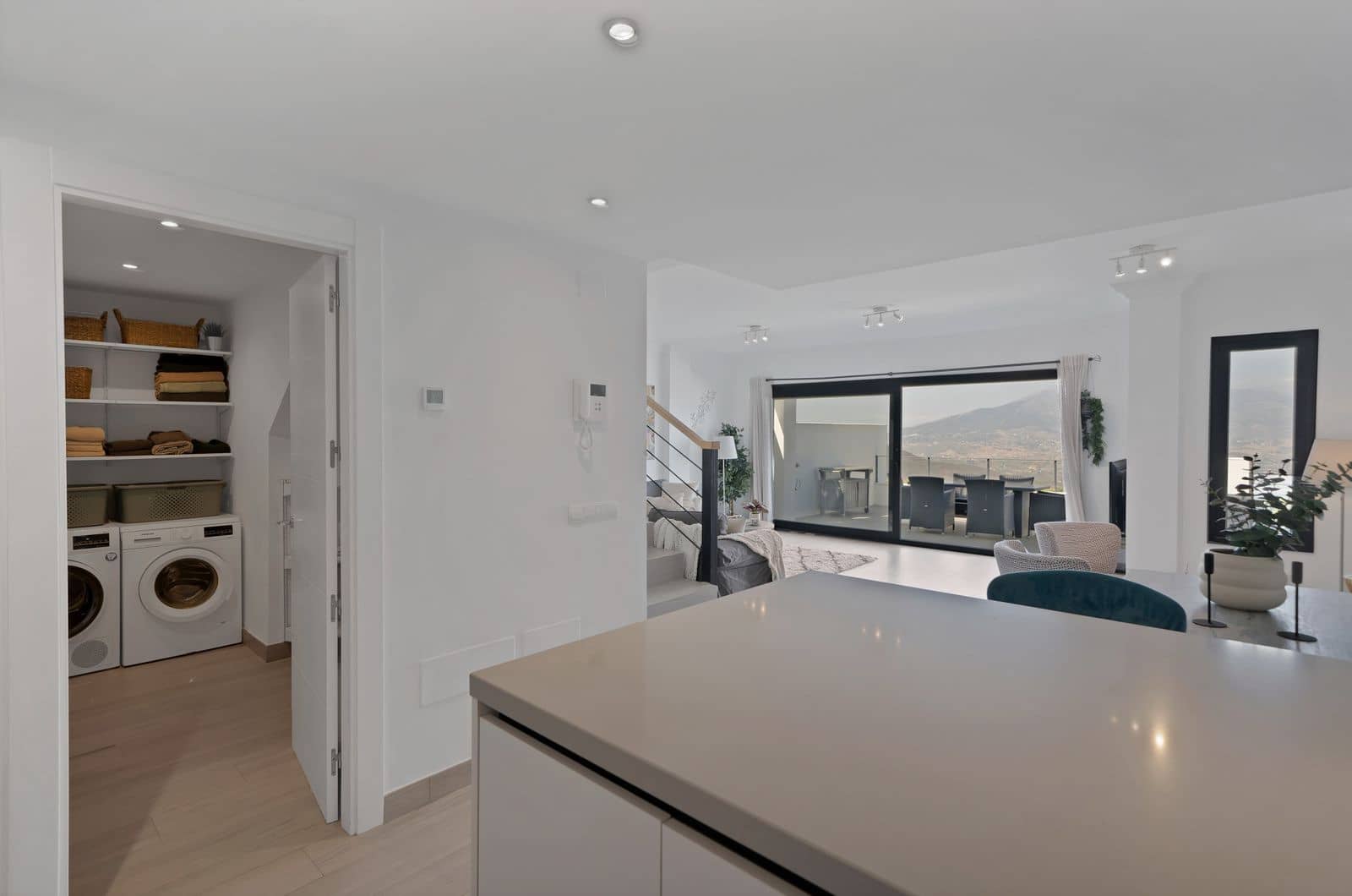 4 sovrum Semi-fristående Villa till salu i La Mairena - 595 000 € (Ref: 9910539)