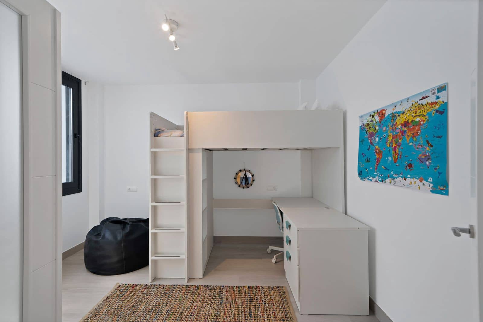 4 sovrum Semi-fristående Villa till salu i La Mairena - 595 000 € (Ref: 9910539)