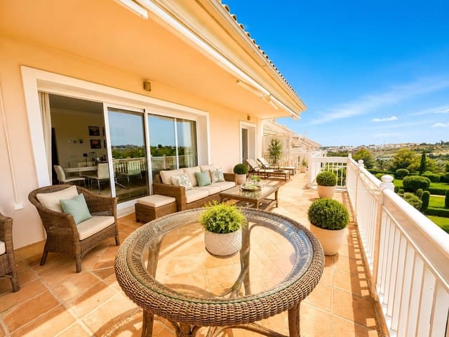3 bedroom Penthouse for sale in Los Flamingos, Benahavís - € 1,450,000 (Ref: 9910541)