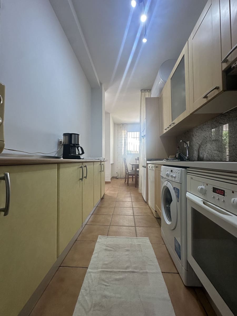 4 sovrum Lägenhet till salu i Marbella - 580 000 € (Ref: 9910546)