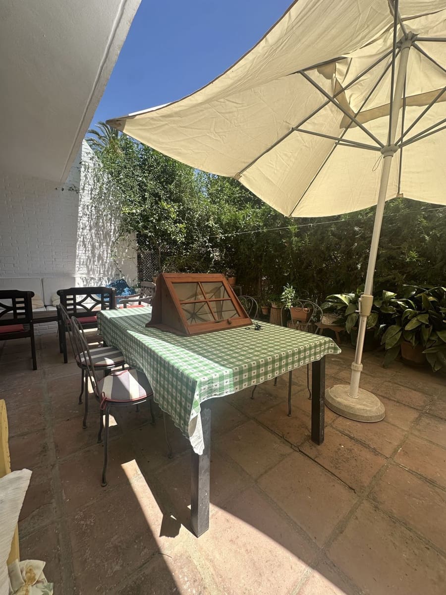 4 sovrum Lägenhet till salu i Marbella - 580 000 € (Ref: 9910546)