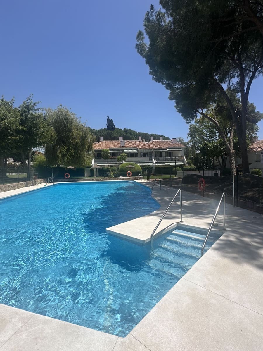 4 sovrum Lägenhet till salu i Marbella - 580 000 € (Ref: 9910546)