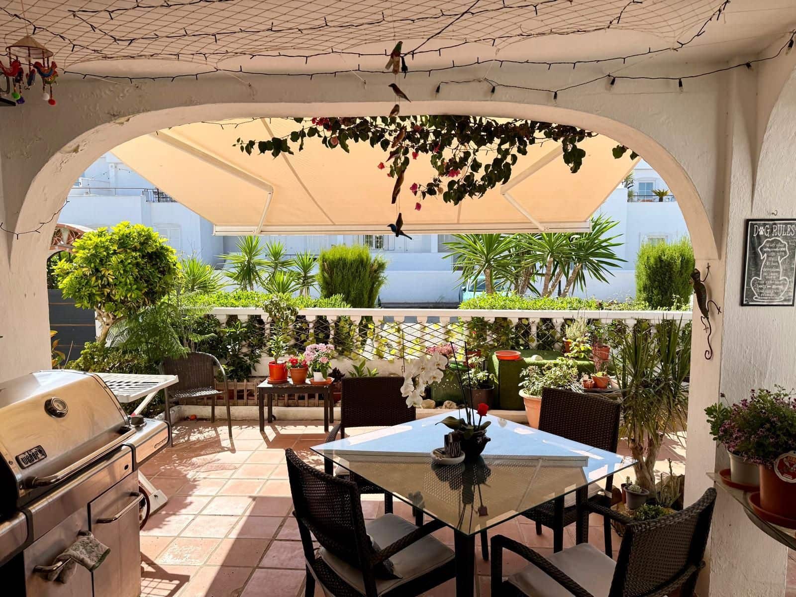3 sovrum Semi-fristående Villa till salu i Manilva - 385 000 € (Ref: 9910550)