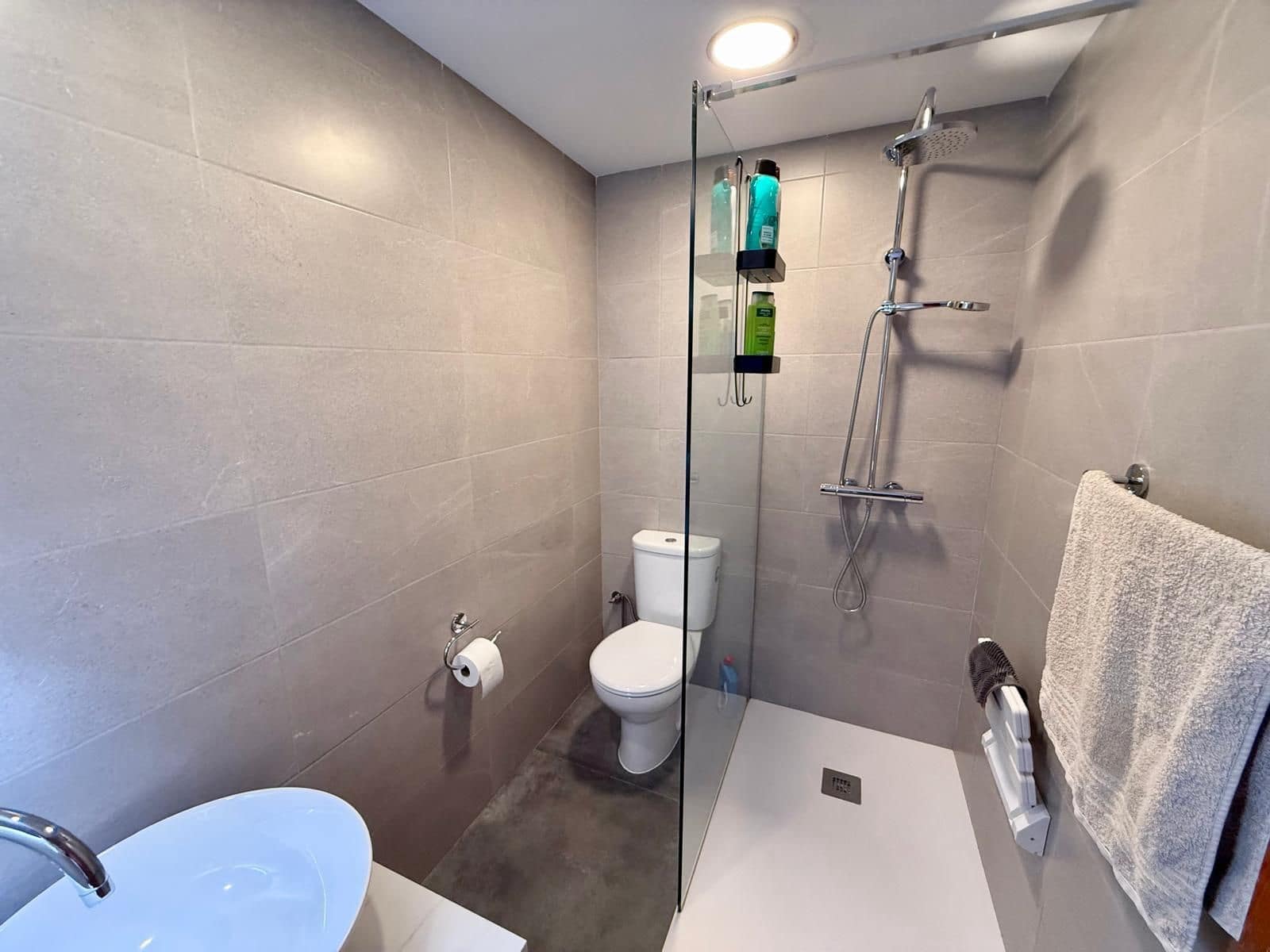3 sovrum Semi-fristående Villa till salu i Manilva - 385 000 € (Ref: 9910550)