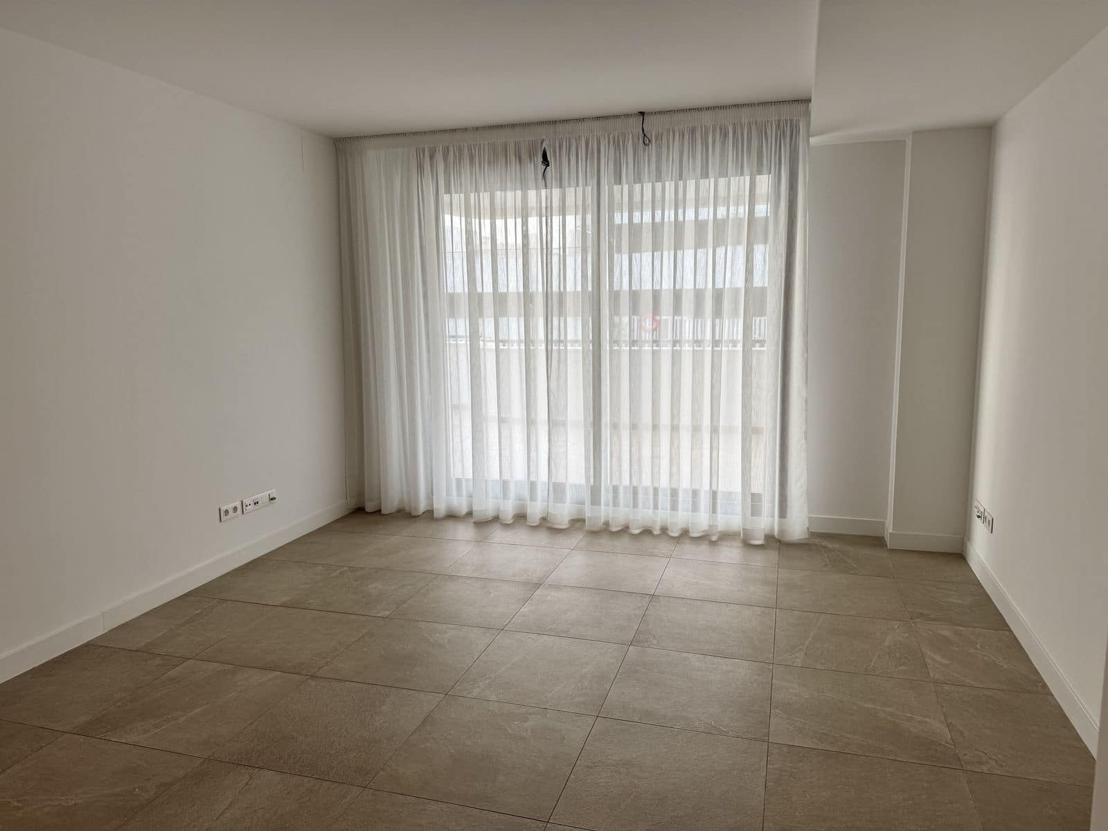 2 bedroom Apartment for sale in Estepona - € 595,000 (Ref: 9910551)