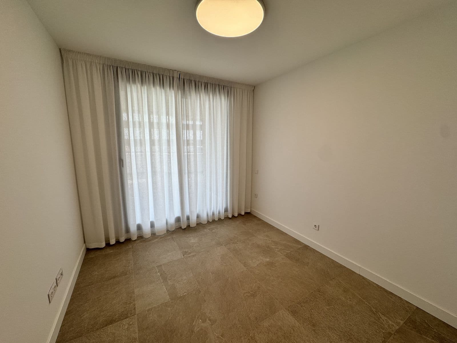 2 bedroom Apartment for sale in Estepona - € 595,000 (Ref: 9910551)
