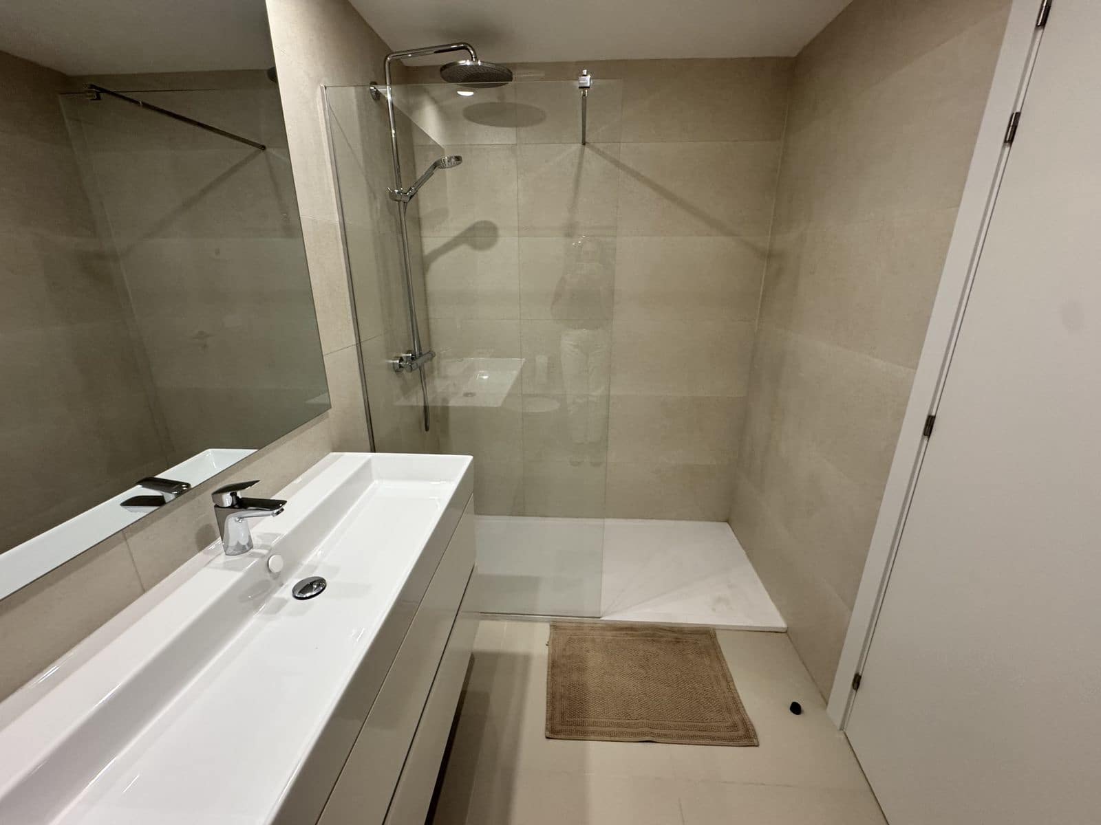 2 bedroom Apartment for sale in Estepona - € 595,000 (Ref: 9910551)
