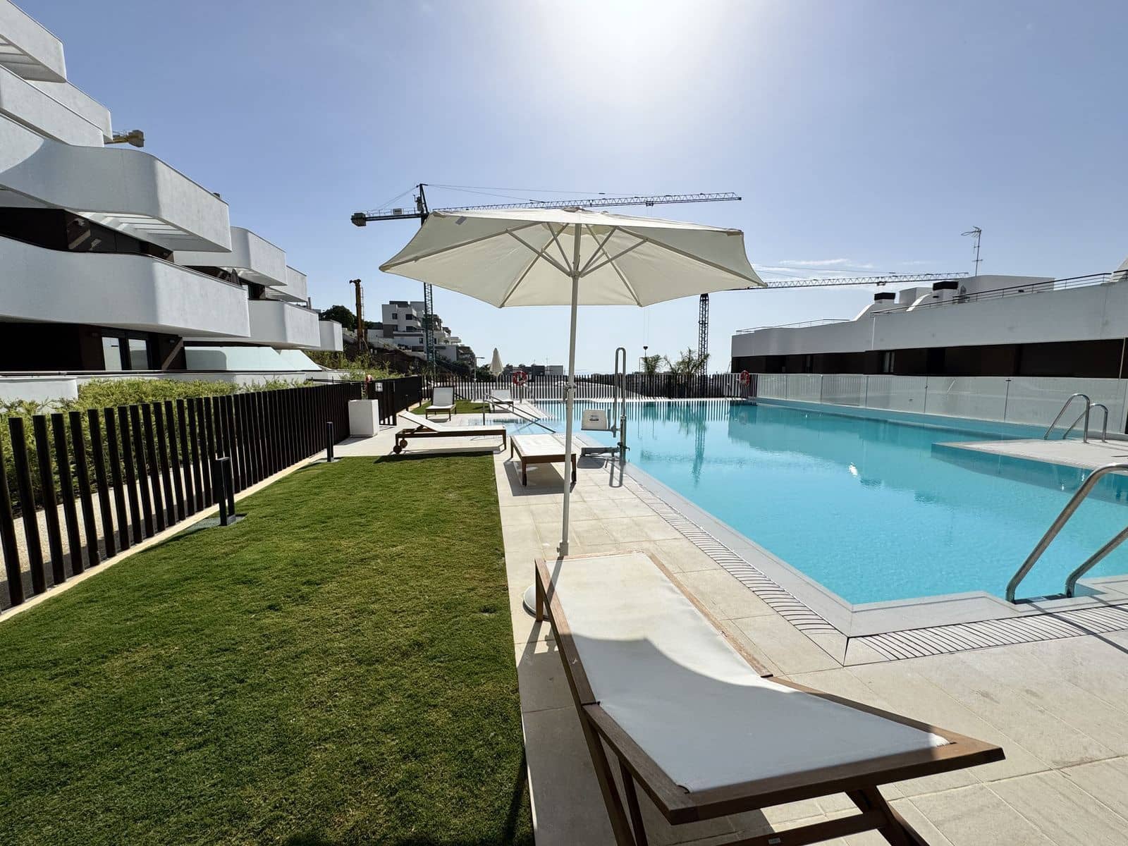 2 bedroom Apartment for sale in Estepona - € 595,000 (Ref: 9910551)