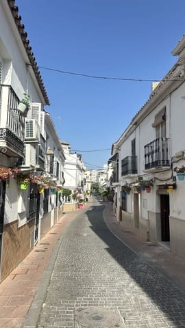 8 Zimmer Villa zu verkaufen in Estepona - 1.070.000 € (Ref: 9910553)