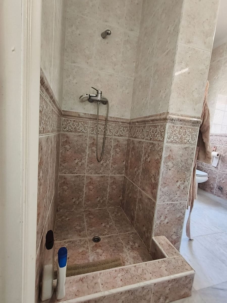 Chalet de 3 habitaciones en Torremolinos en venta - 1.060.000 € (Ref: 9910554)