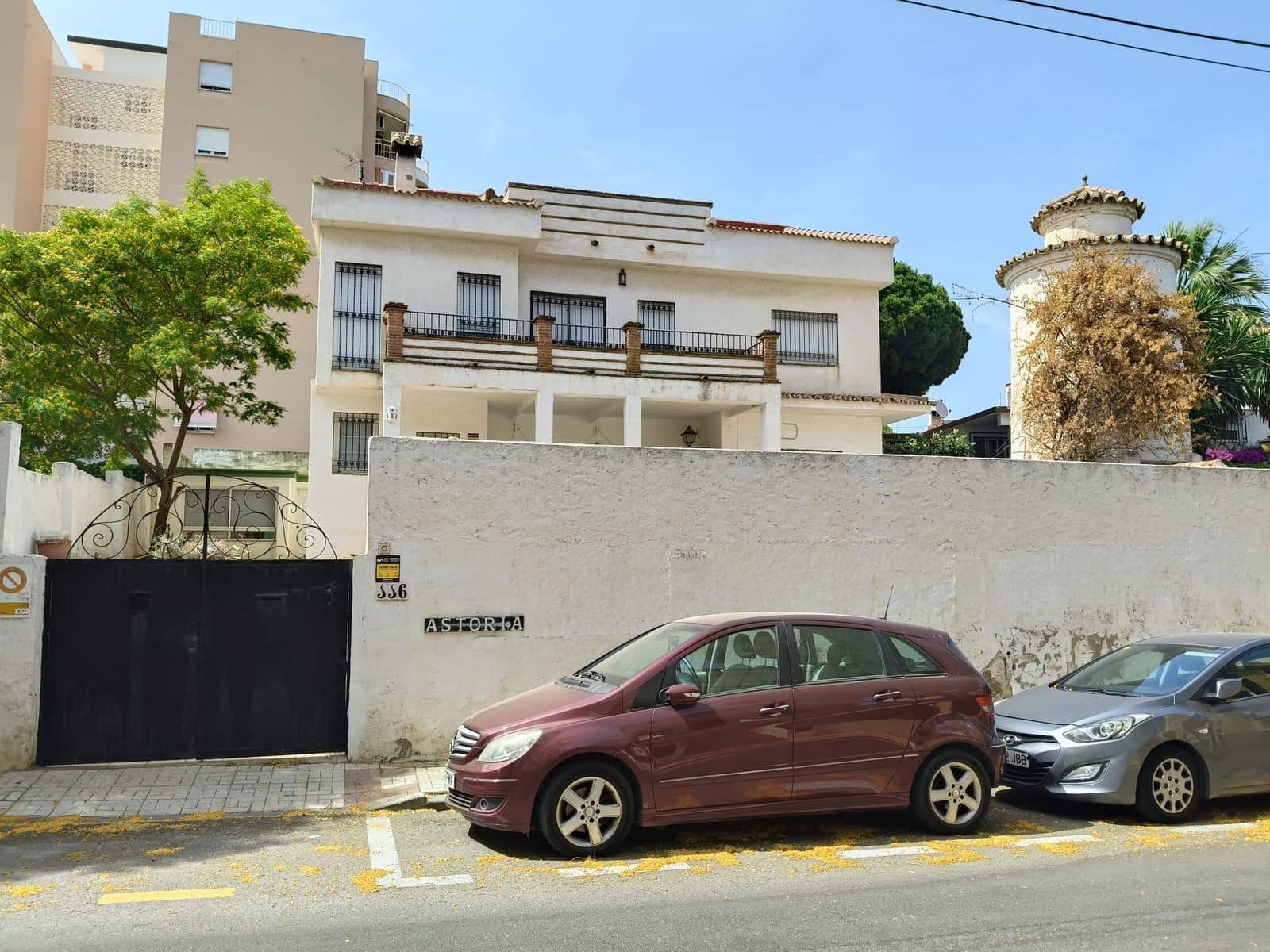 Chalet de 3 habitaciones en Torremolinos en venta - 1.060.000 € (Ref: 9910554)