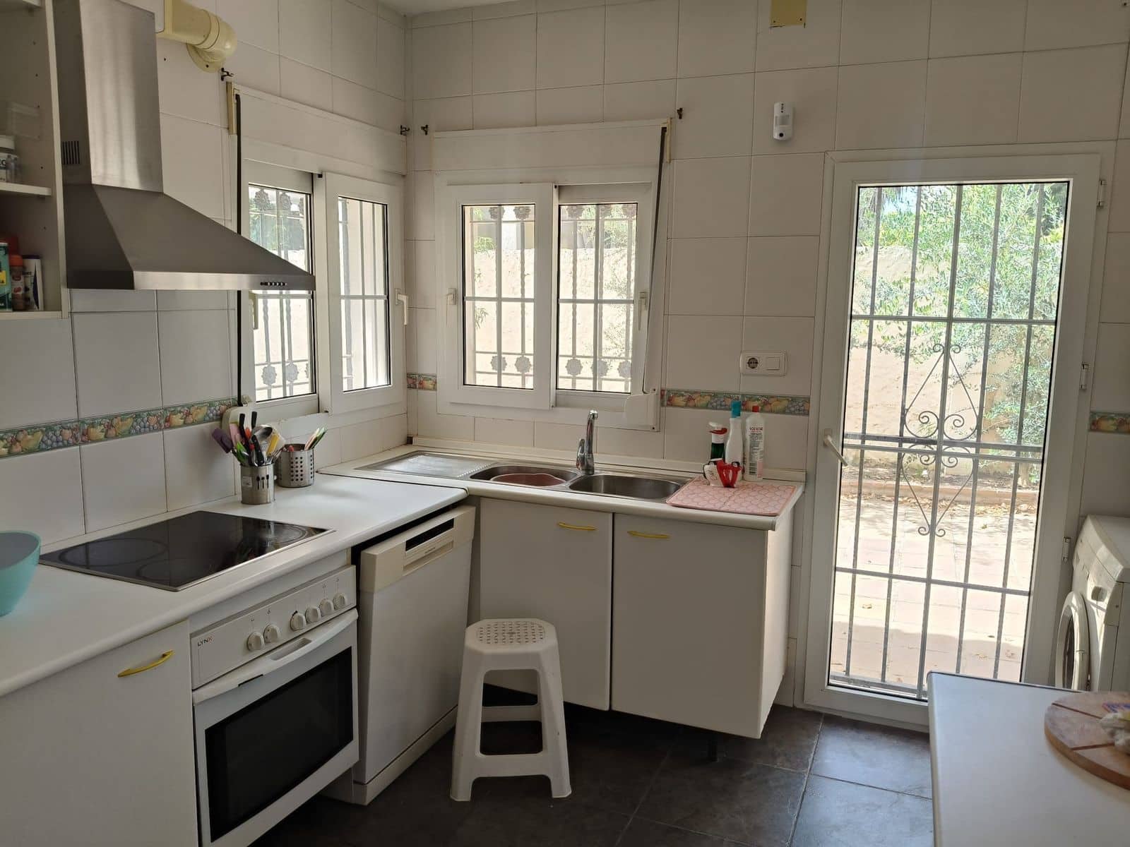 Chalet de 3 habitaciones en Torremolinos en venta - 1.060.000 € (Ref: 9910554)