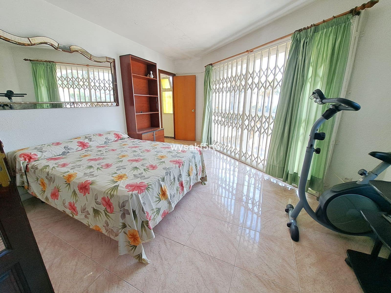 3 sovrum Hus till salu i La Duquesa / Puerto de la Duquesa - 290 000 € (Ref: 9910558)