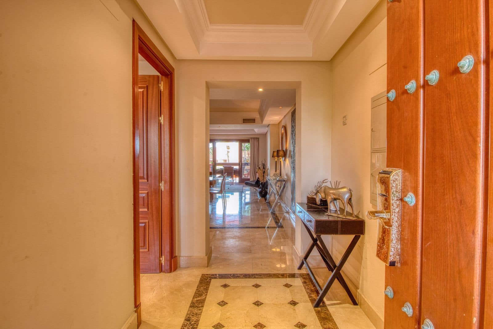 2 soveværelse Lejlighed til salg i Estepona - € 845.000 (Ref: 9910559)