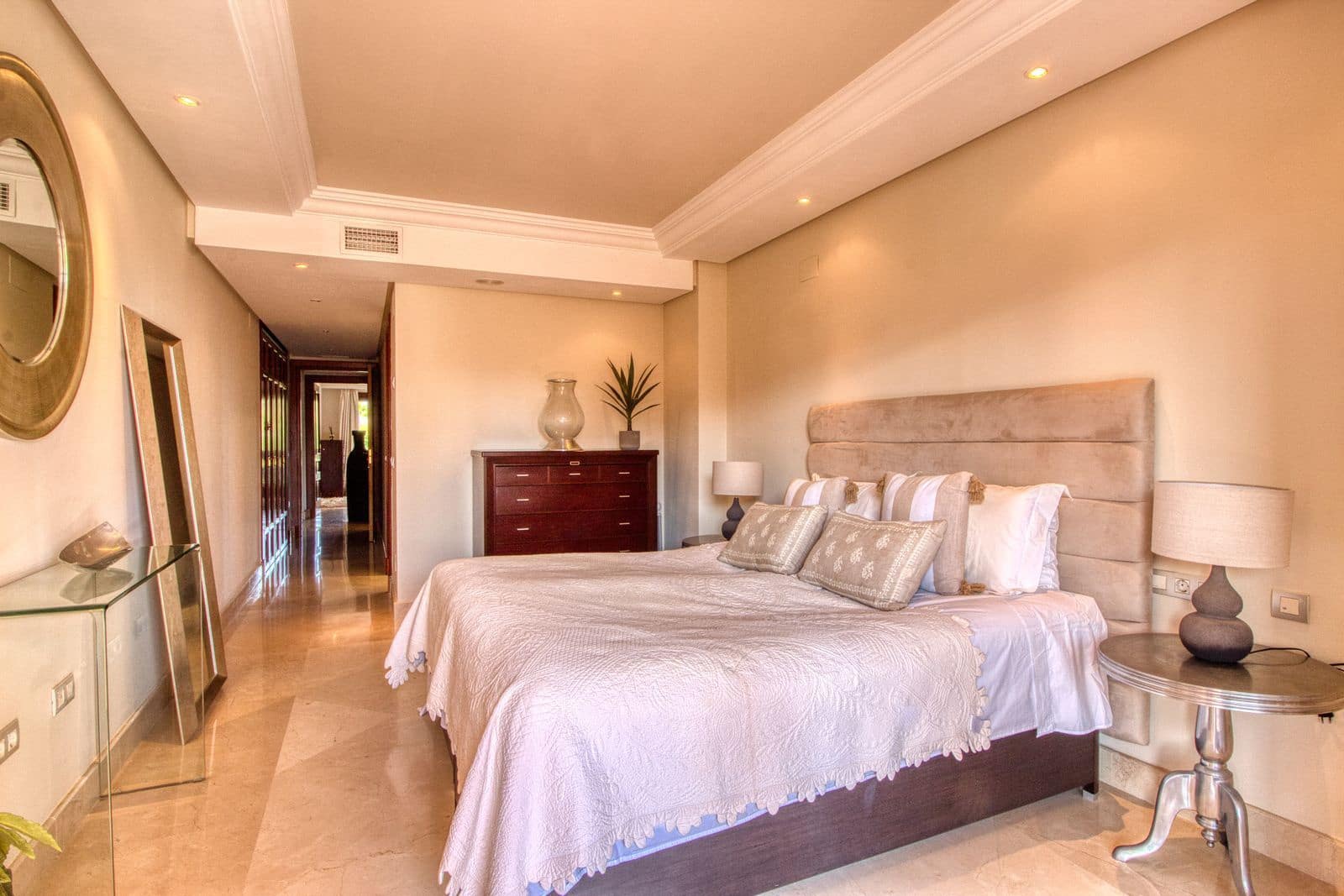 2 soveværelse Lejlighed til salg i Estepona - € 845.000 (Ref: 9910559)