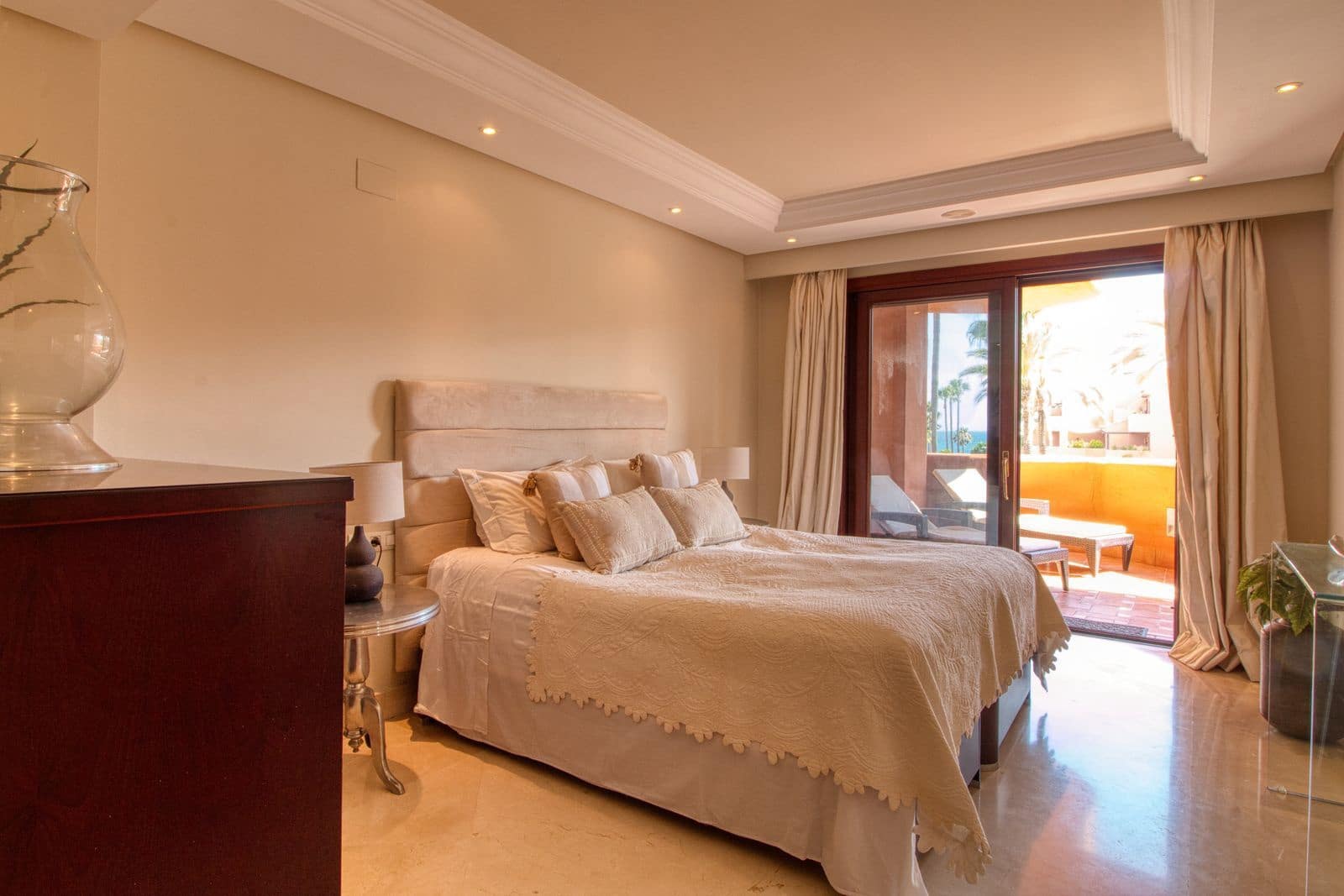 2 soveværelse Lejlighed til salg i Estepona - € 845.000 (Ref: 9910559)