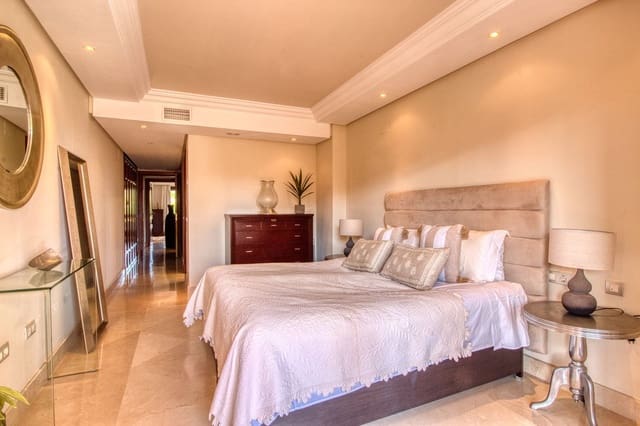 2 soveværelse Lejlighed til salg i Estepona - € 845.000 (Ref: 9910559)