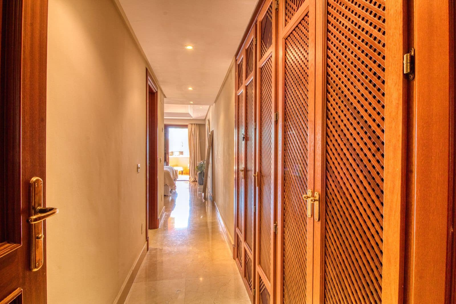 2 soveværelse Lejlighed til salg i Estepona - € 845.000 (Ref: 9910559)