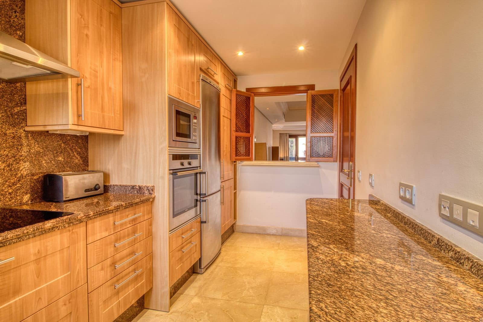 2 soveværelse Lejlighed til salg i Estepona - € 845.000 (Ref: 9910559)