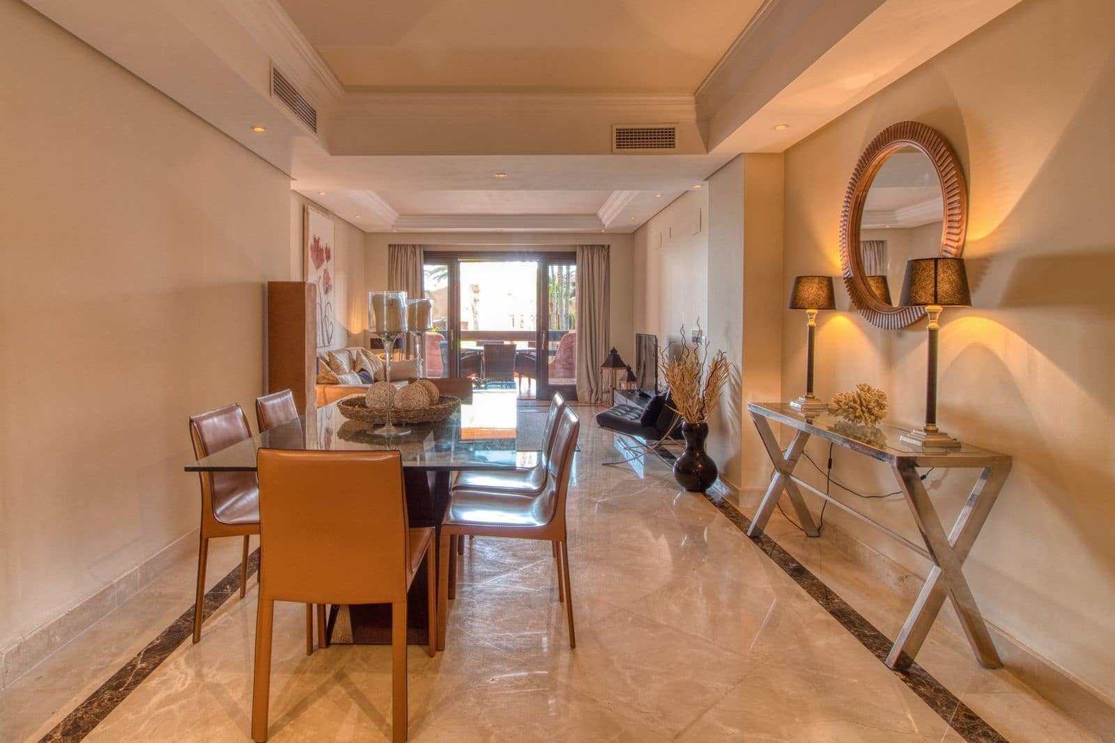 2 soveværelse Lejlighed til salg i Estepona - € 845.000 (Ref: 9910559)