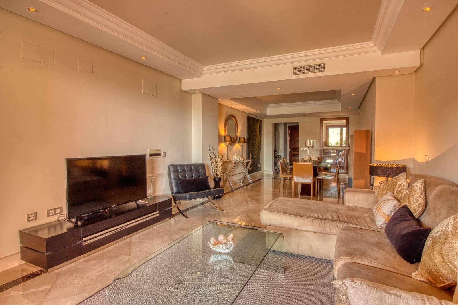 2 soveværelse Lejlighed til salg i Estepona - € 845.000 (Ref: 9910559)