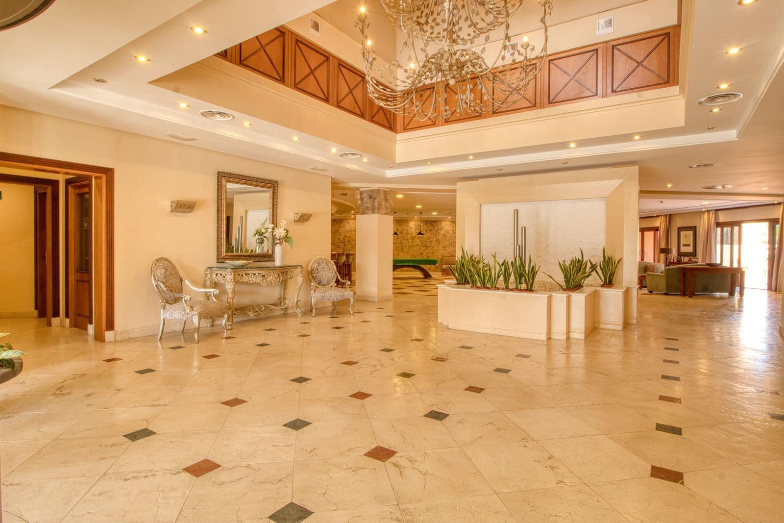 2 soveværelse Lejlighed til salg i Estepona - € 845.000 (Ref: 9910559)