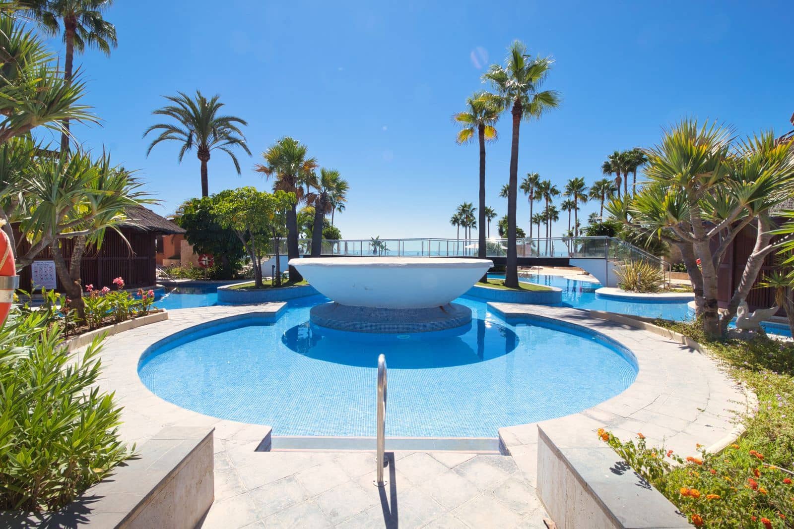 2 soveværelse Lejlighed til salg i Estepona - € 845.000 (Ref: 9910559)