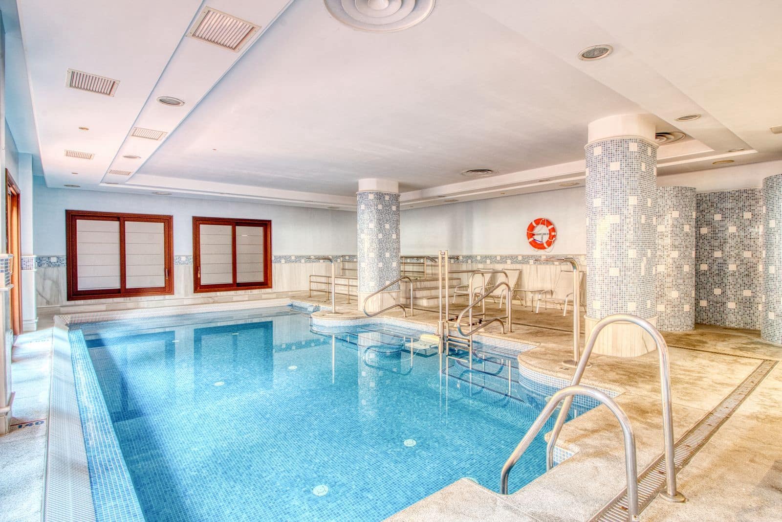 2 soveværelse Lejlighed til salg i Estepona - € 845.000 (Ref: 9910559)