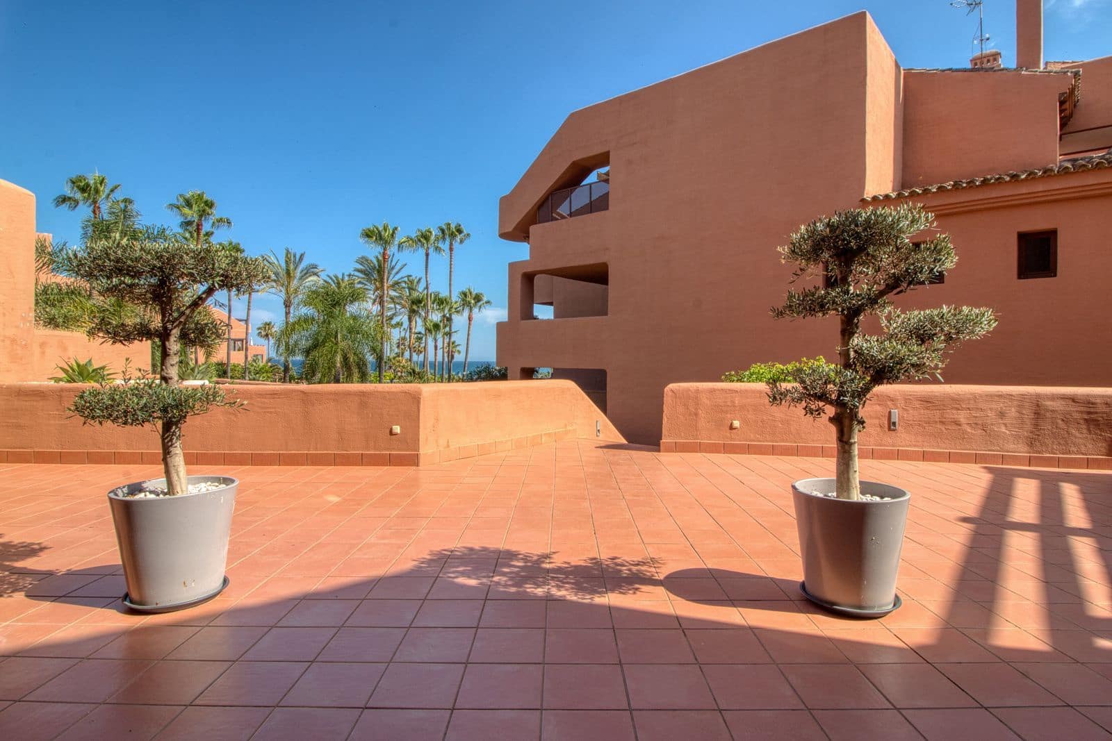 2 soveværelse Lejlighed til salg i Estepona - € 845.000 (Ref: 9910559)