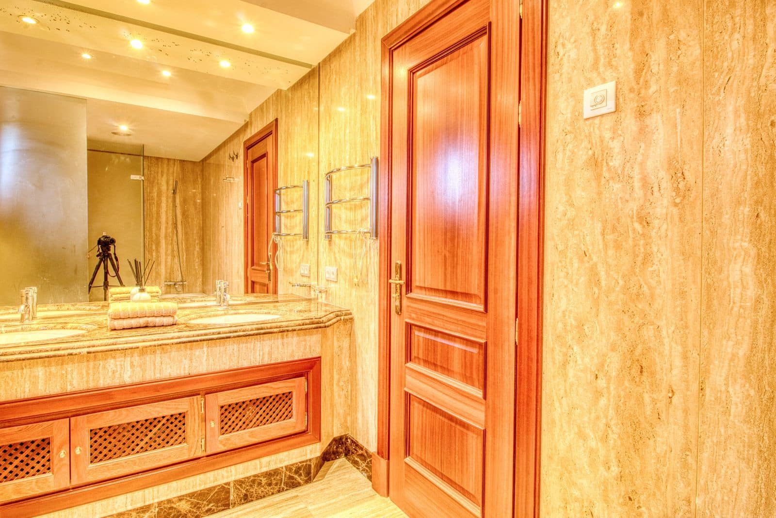 2 soveværelse Lejlighed til salg i Estepona - € 845.000 (Ref: 9910559)