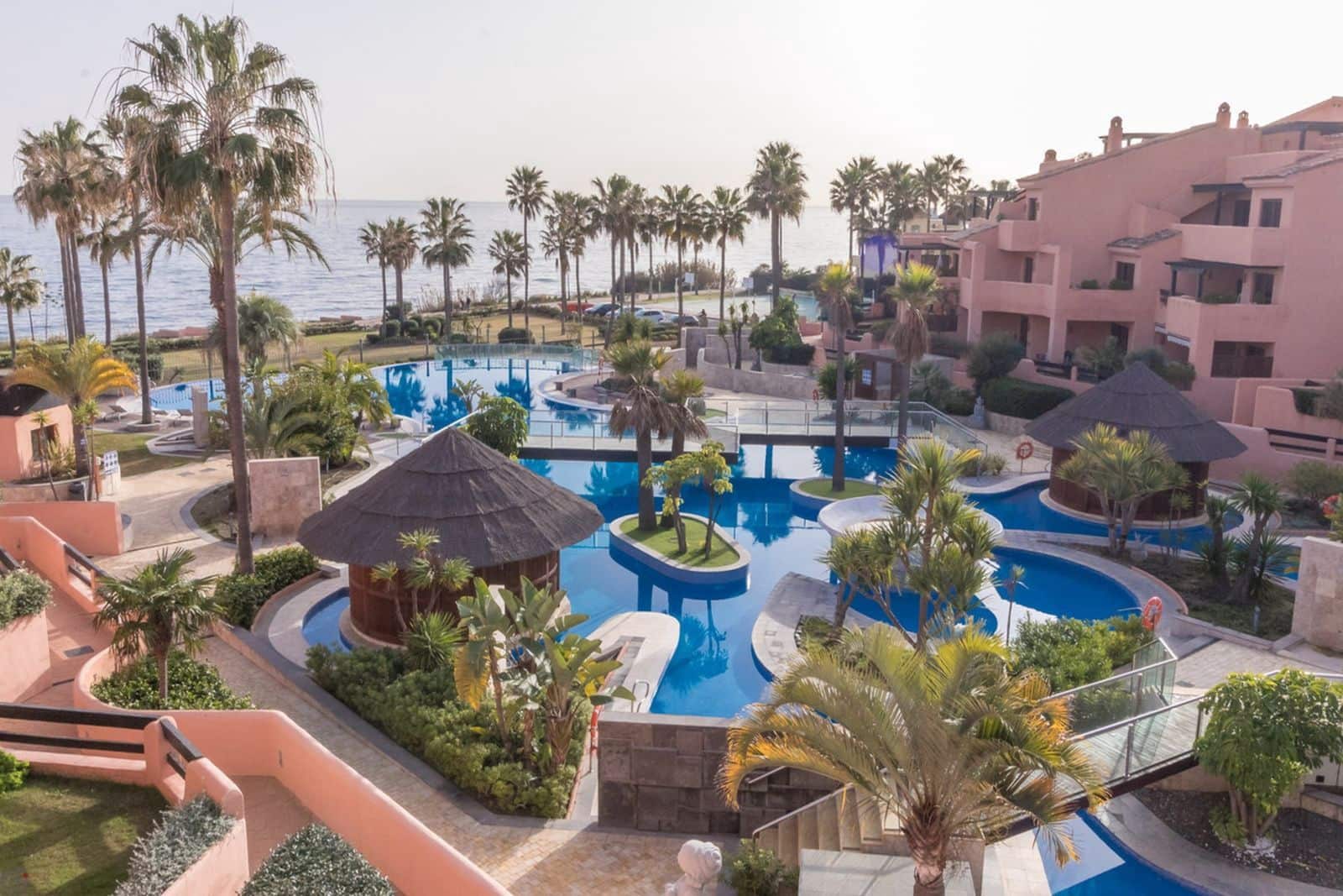2 soveværelse Lejlighed til salg i Estepona - € 845.000 (Ref: 9910559)