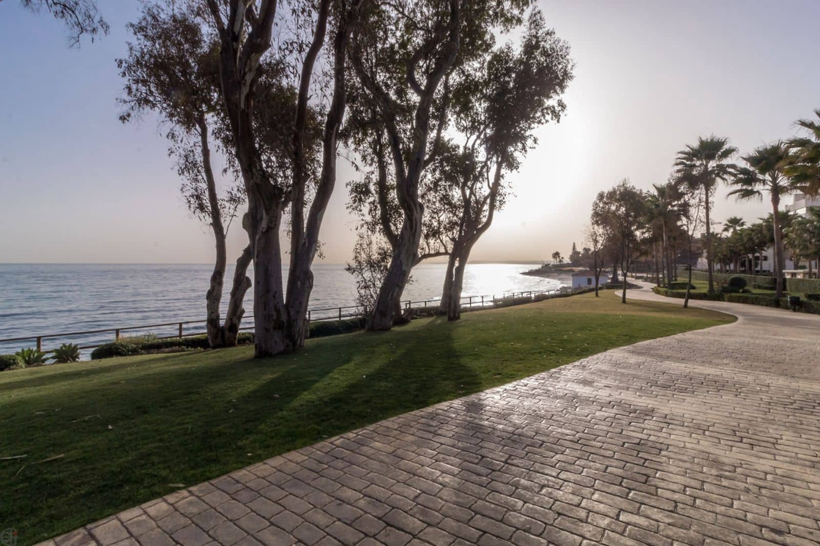 2 soveværelse Lejlighed til salg i Estepona - € 845.000 (Ref: 9910559)