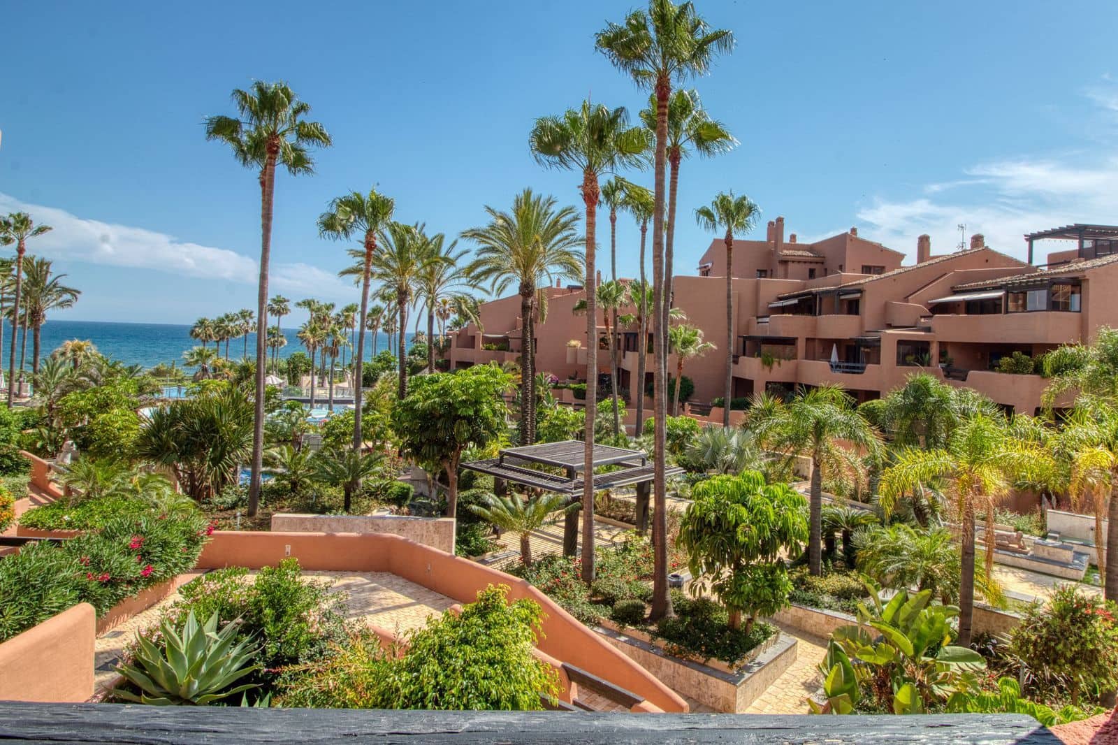2 soveværelse Lejlighed til salg i Estepona - € 845.000 (Ref: 9910559)