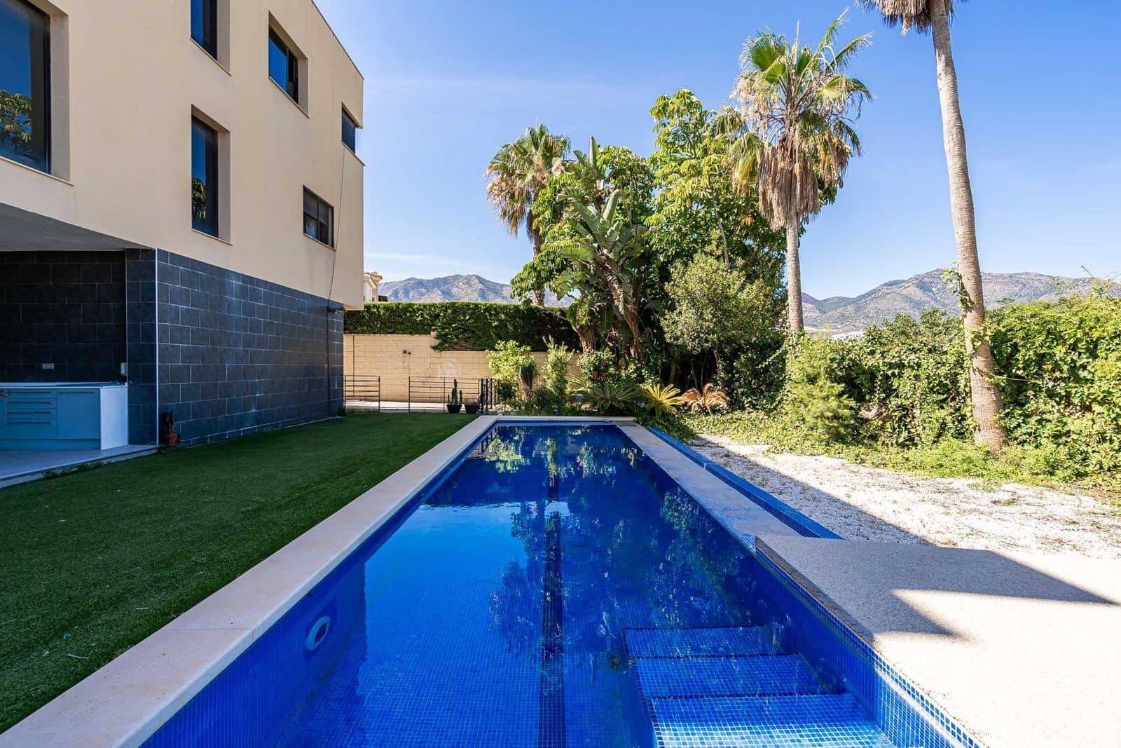 5 sovrum Villa till salu i Mijas Costa - 1 150 000 € (Ref: 9910562)