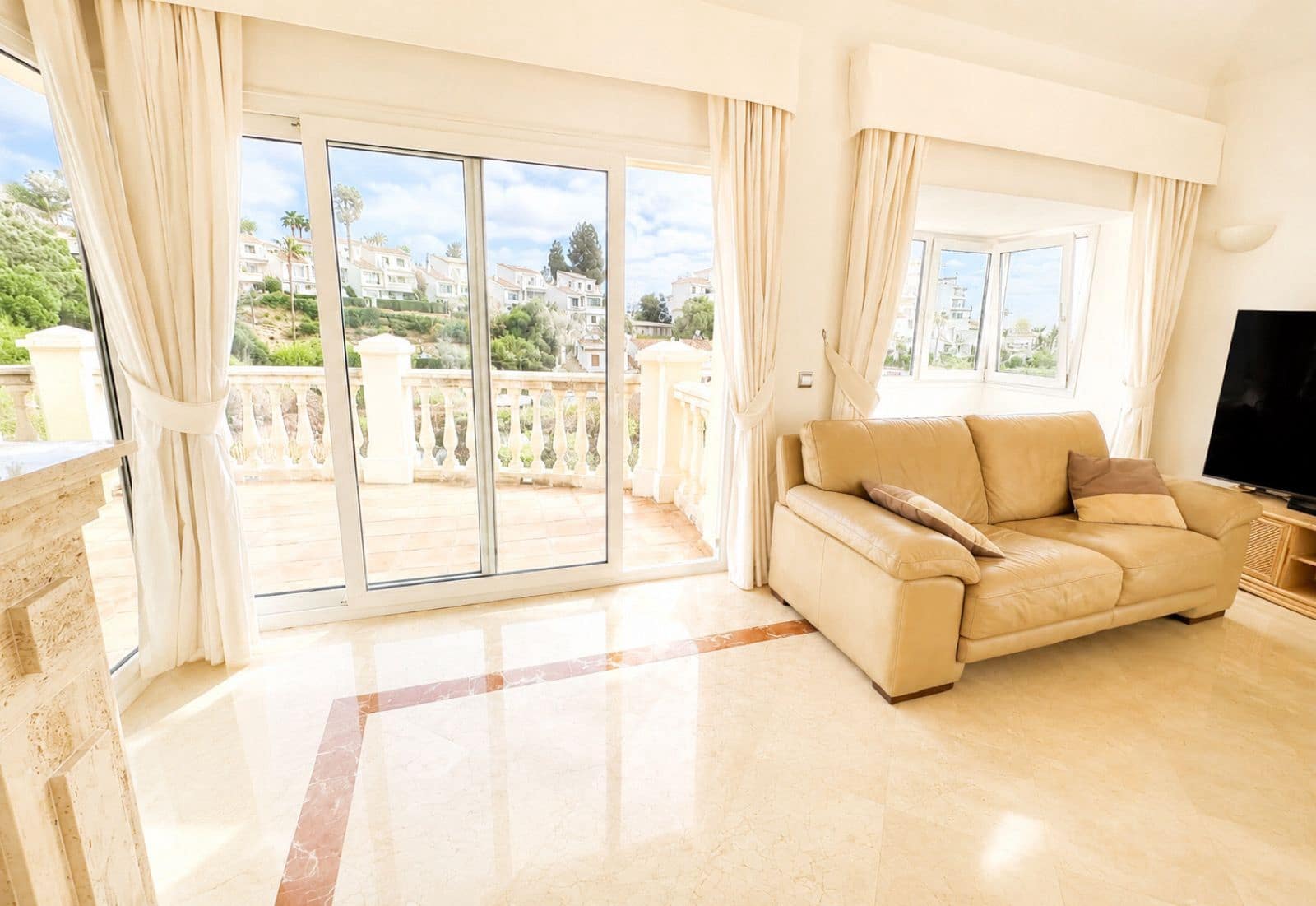 3 Zimmer Villa zu verkaufen in Calahonda - 995.000 € (Ref: 9910565)