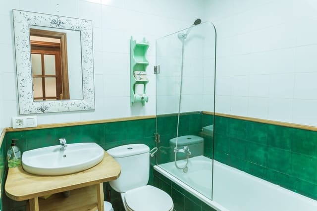 2 soveværelse Lejlighed til salg i Centro Historico, Málaga by - € 335.000 (Ref: 9910567)