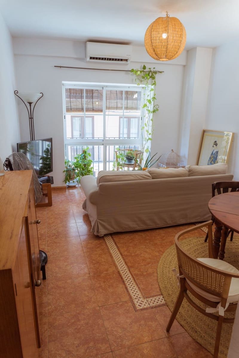2 soveværelse Lejlighed til salg i Malaga by - € 335.000 (Ref: 9910567)
