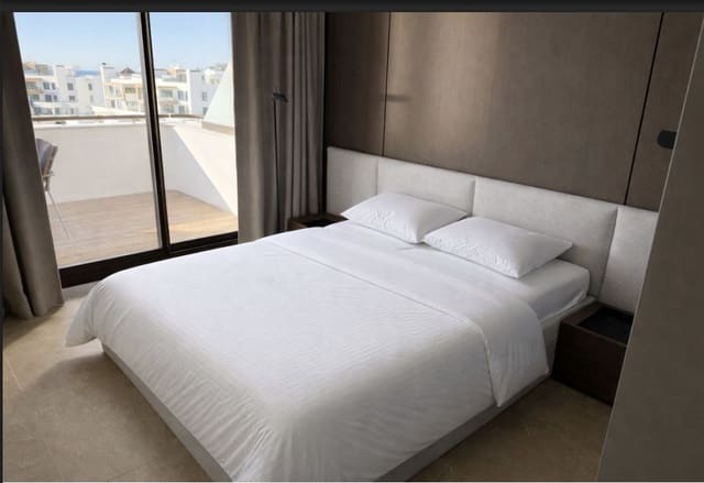 3 slaapkamer Appartement te koop in Estepona - € 1.390.000 (Ref: 9910571)