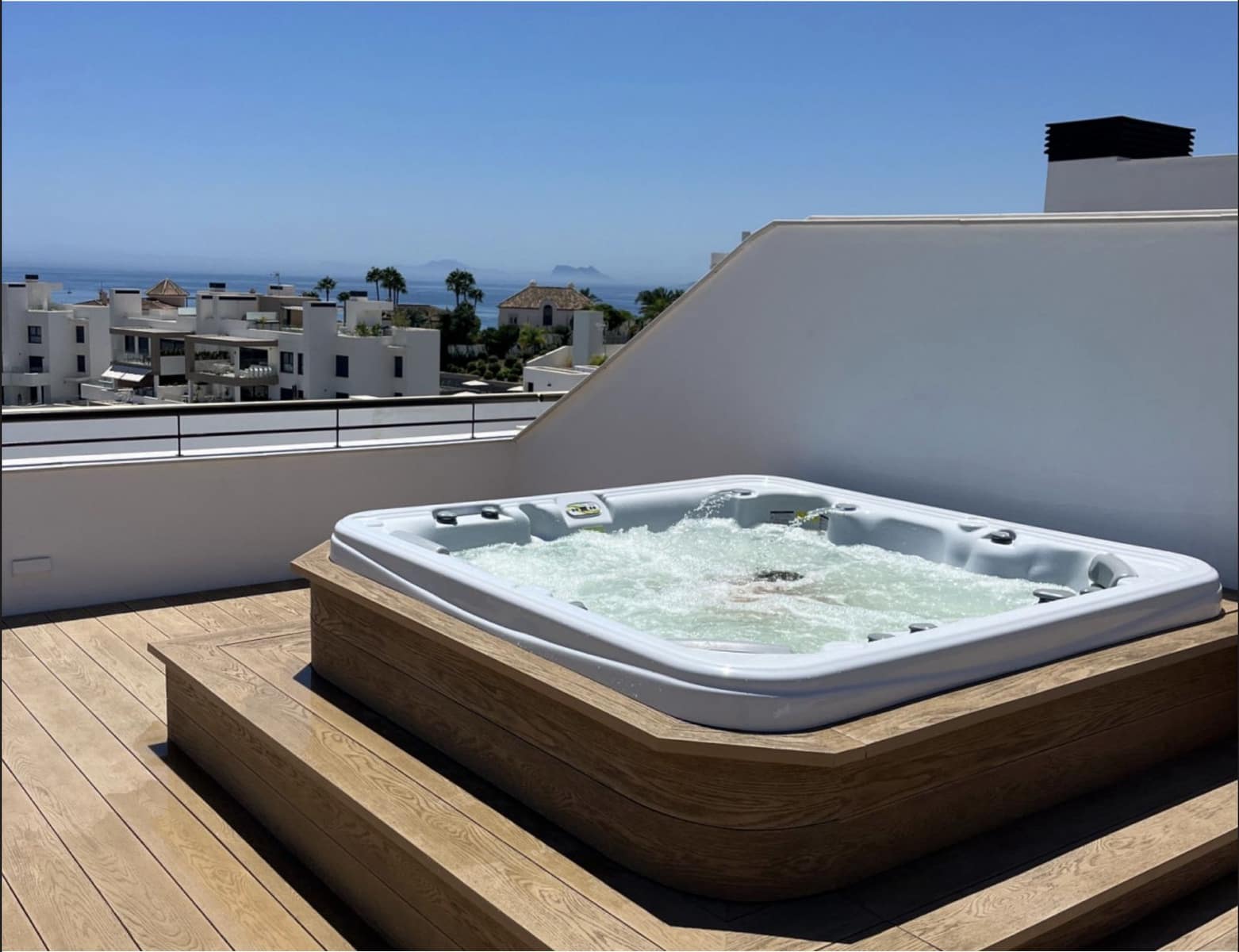 3 slaapkamer Appartement te koop in Estepona - € 1.390.000 (Ref: 9910571)