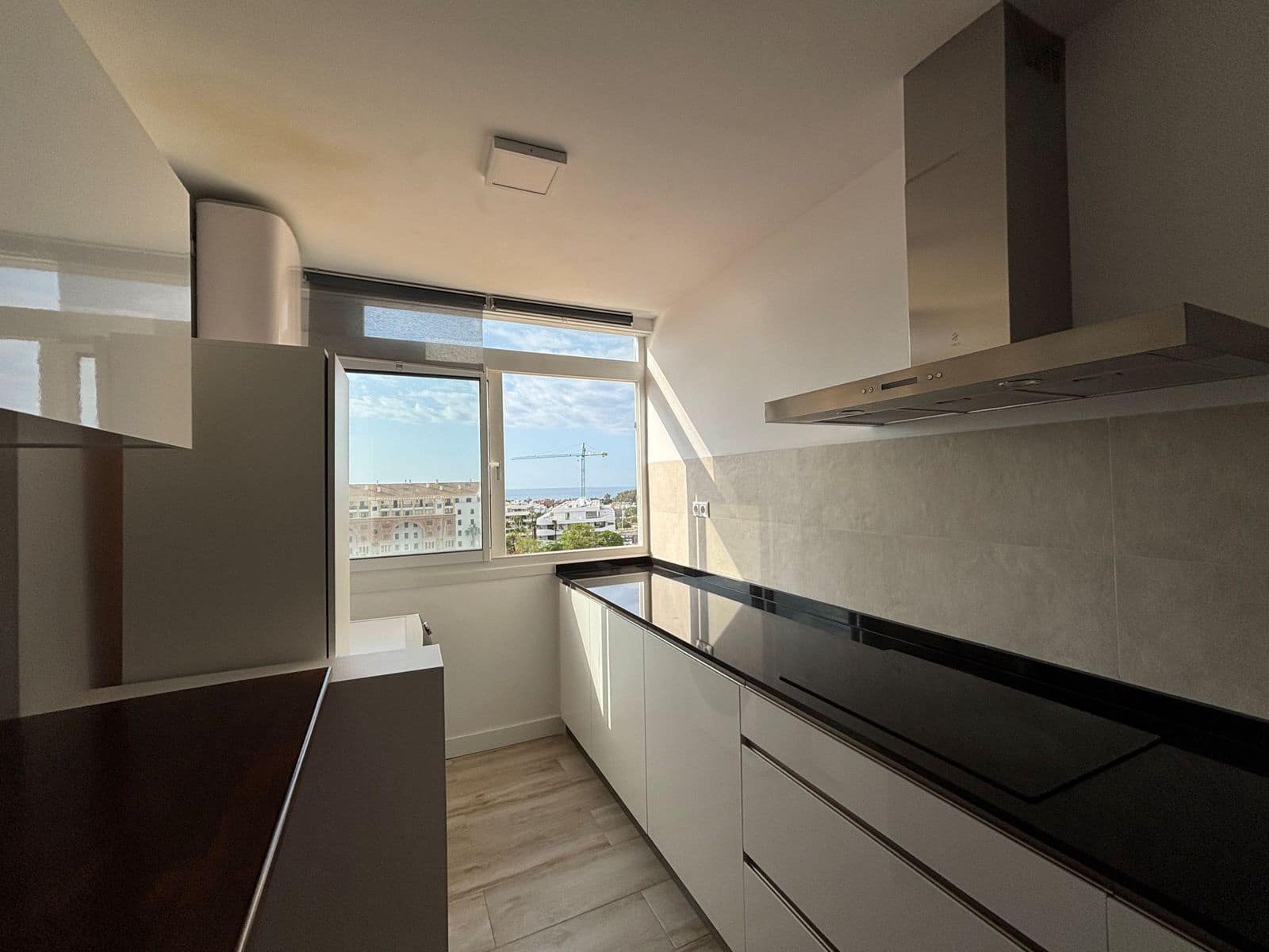 3 makuuhuone Huoneisto myytävänä paikassa San Pedro de Alcantara - 365 000 € (Ref: 9910572)